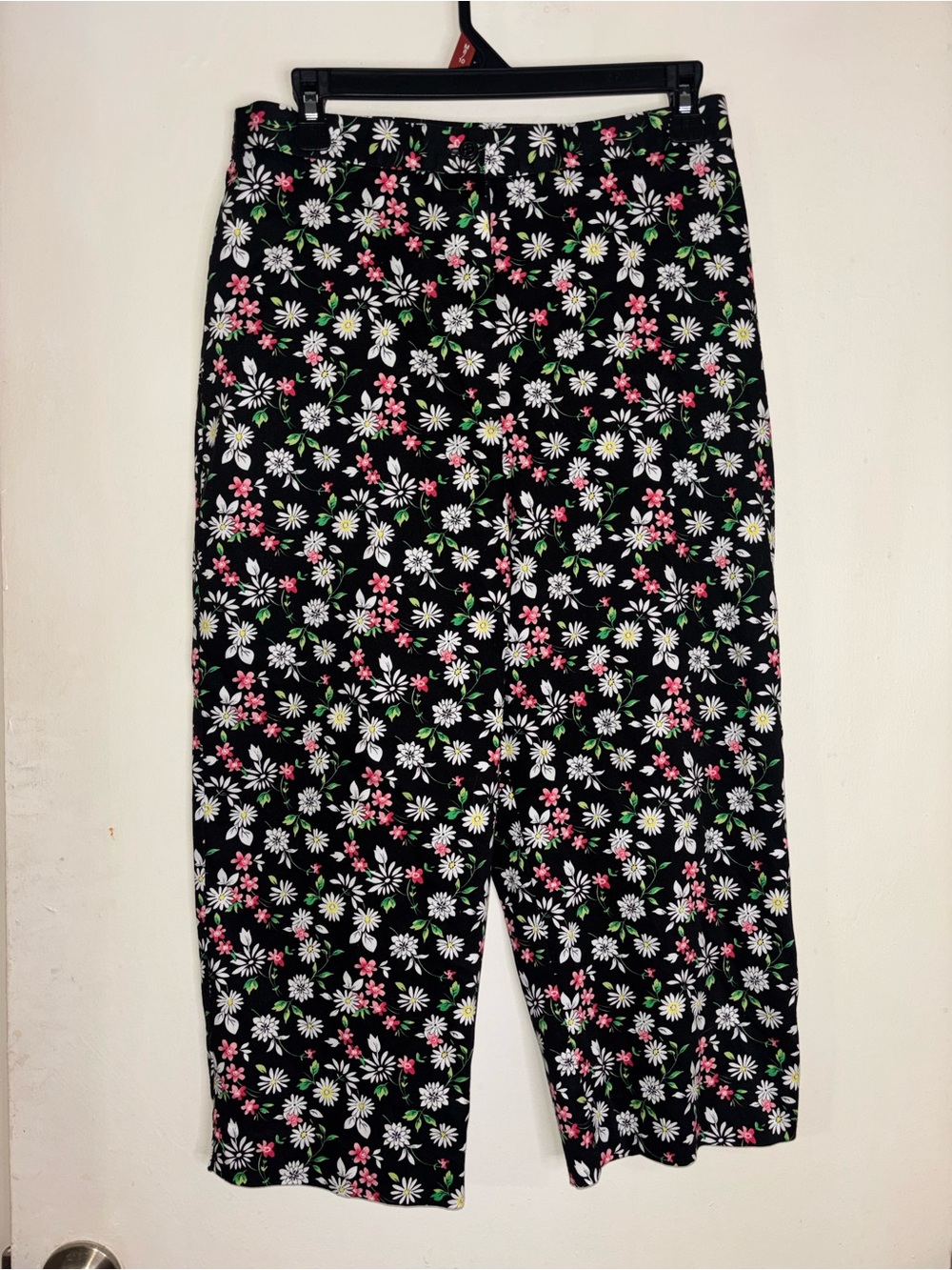 Alfred Dunner Black Floral Daisy Pajama Pants with Pink & White Flowers